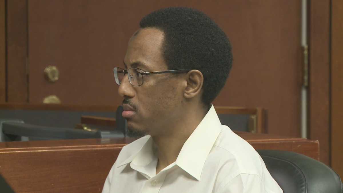 Judge orders murder suspect to continue mental treatment