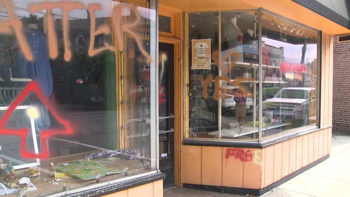 "Why Louisville" store in the Highlands vandalized