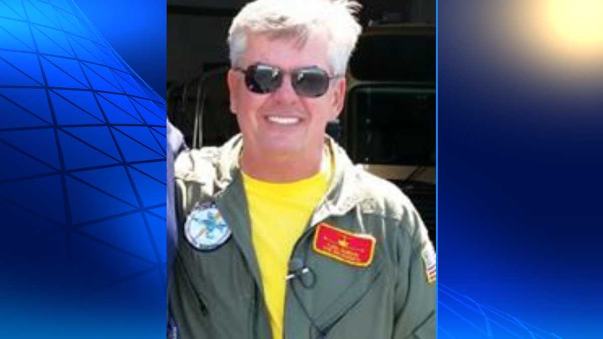 Louisville pilot killed in Tennessee air show