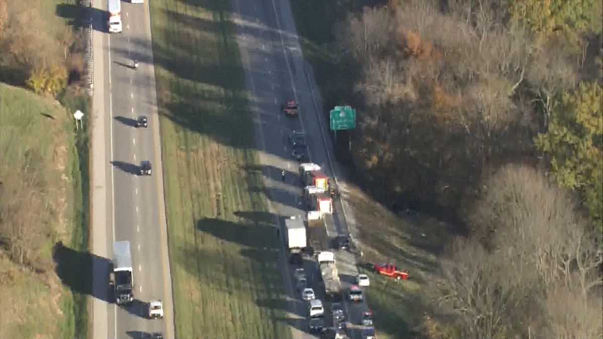 Images 4 vehicles involved in crash on I64 east in Shelby County