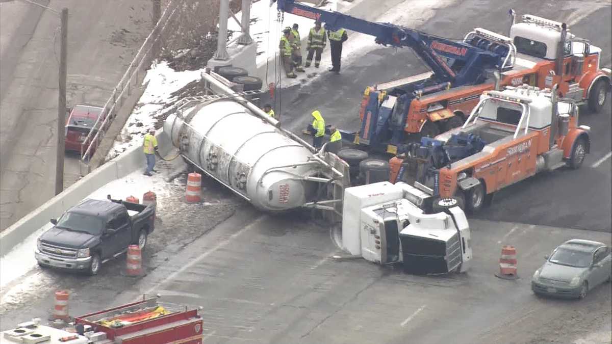 IMAGES Crash on I65 north in downtown Louisville