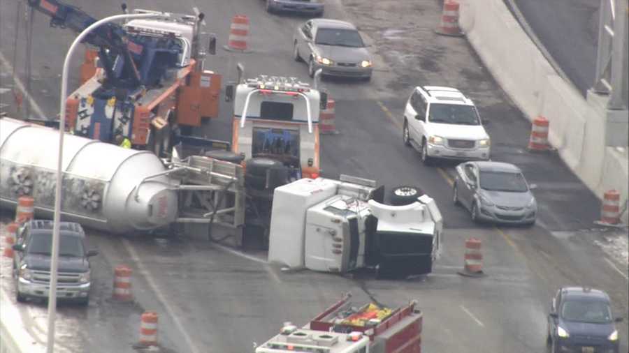 IMAGES Crash on I65 north in downtown Louisville