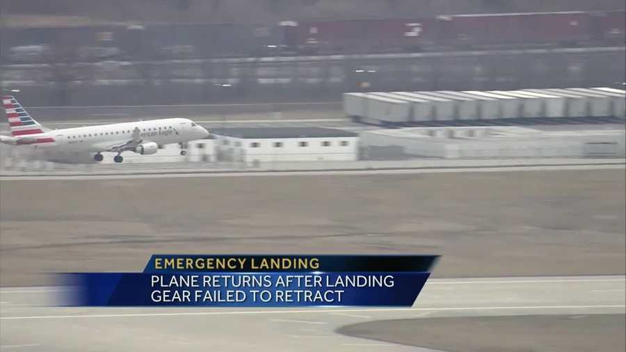 Plane circles Louisville airport after landing gear fails to retract