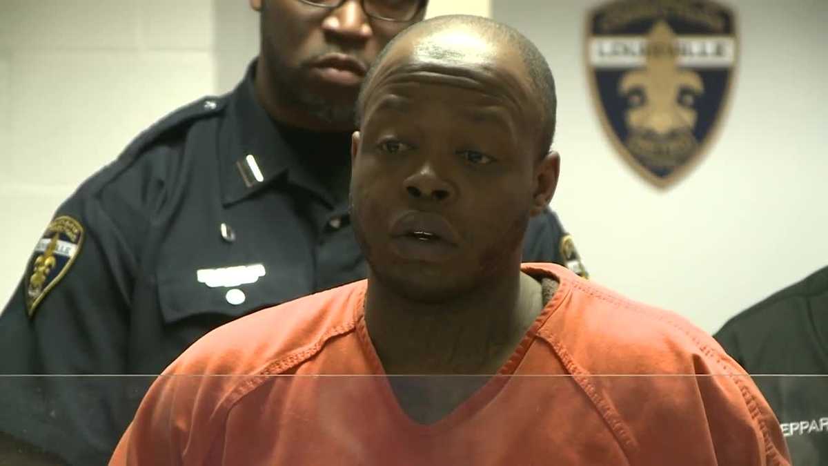 Man accused in liquor store clerk's shooting death faces judge