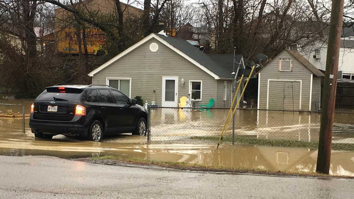 Images Flooding in New Albany