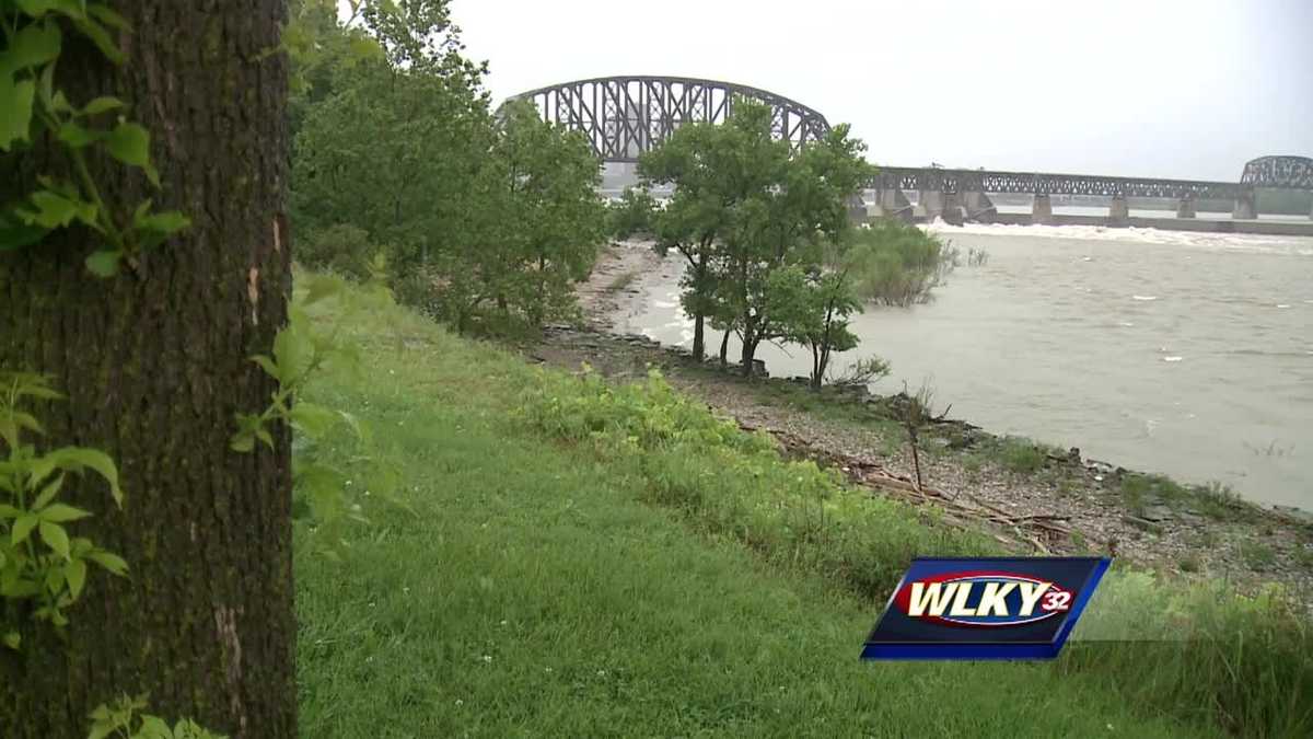 Police ask for public's help after 2 bodies found in Ohio River