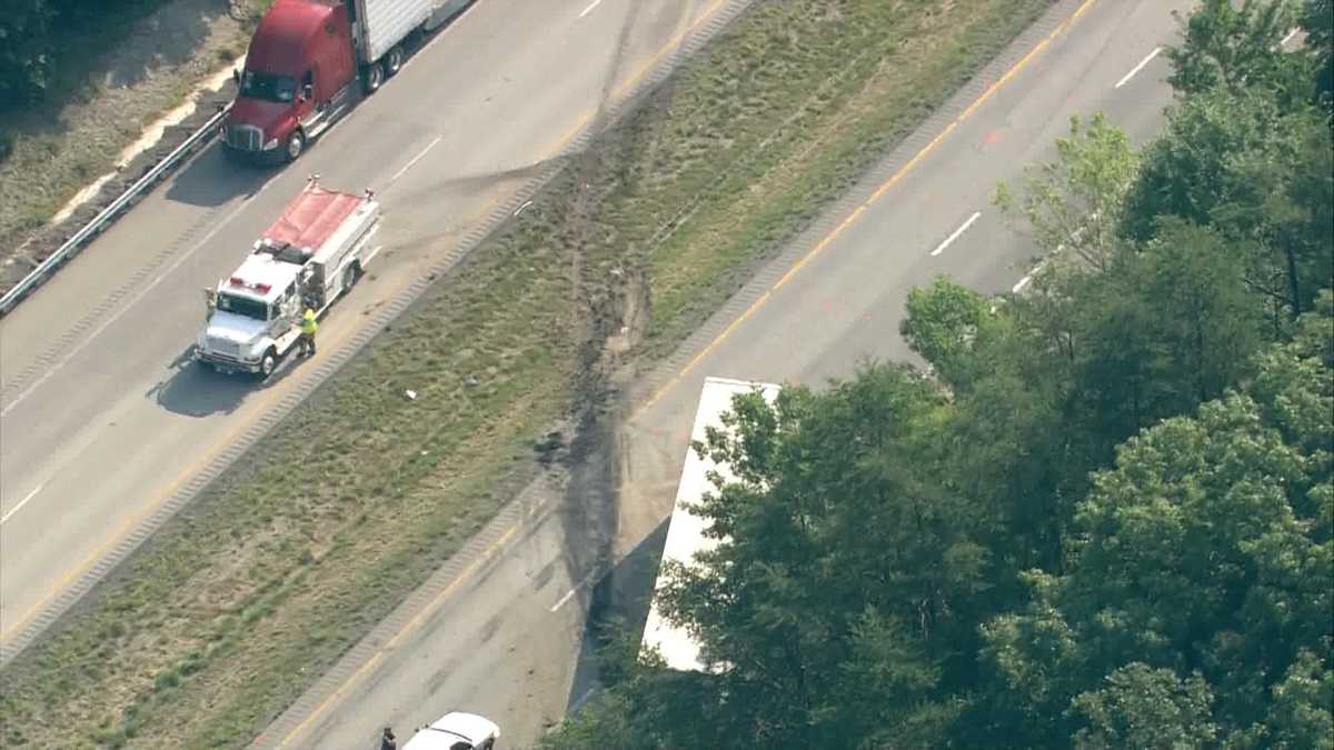 Images Fatal crash on Bluegrass Parkway