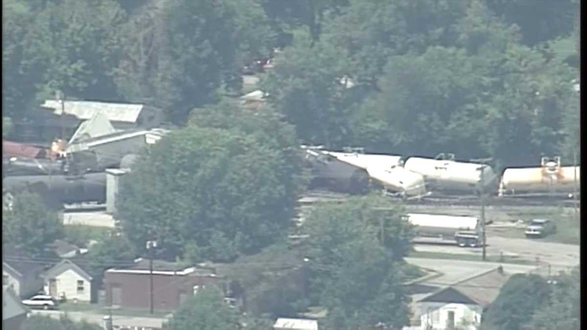 Images Train derails in Falmouth, Ky.