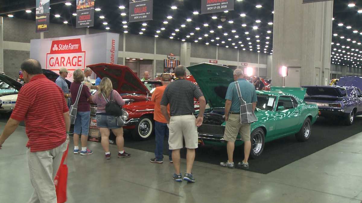 IMAGES Mecum Auto Auction arrives at Kentucky Expo Center