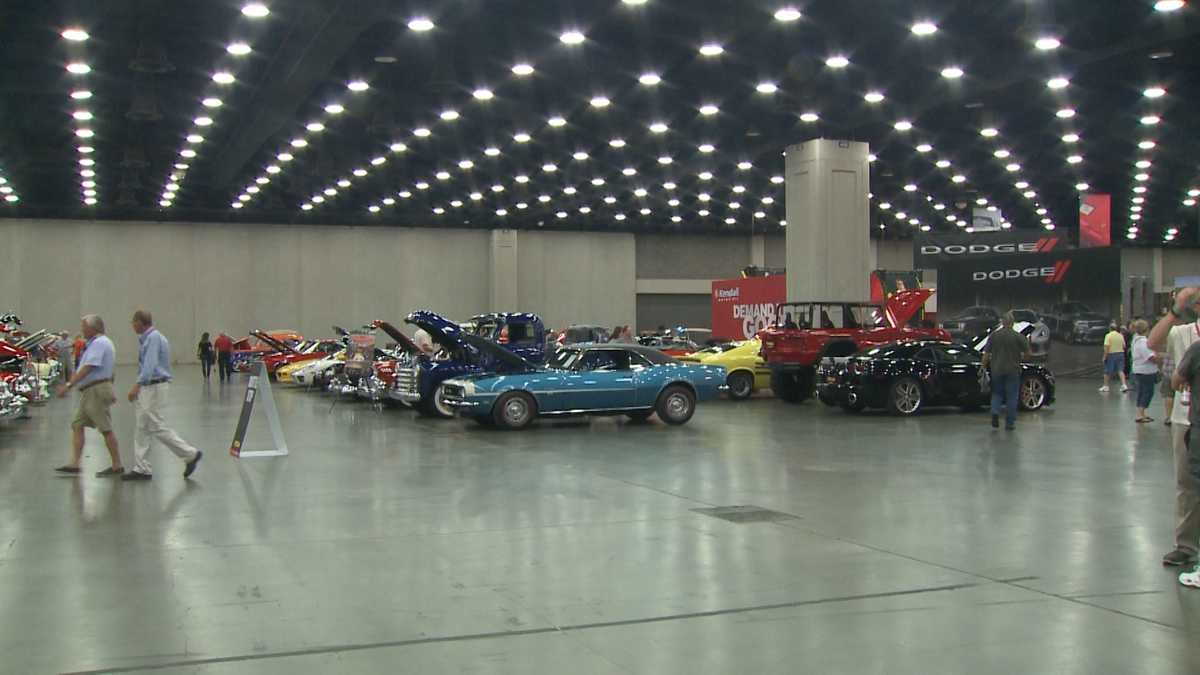 IMAGES Mecum Auto Auction arrives at Kentucky Expo Center