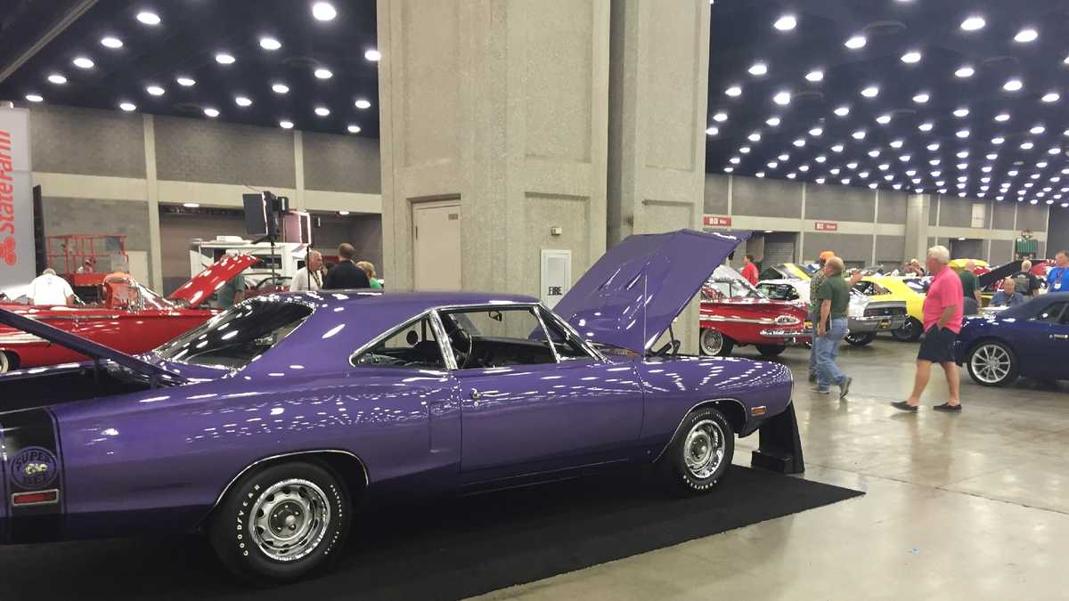 IMAGES Mecum Auto Auction arrives at Kentucky Expo Center