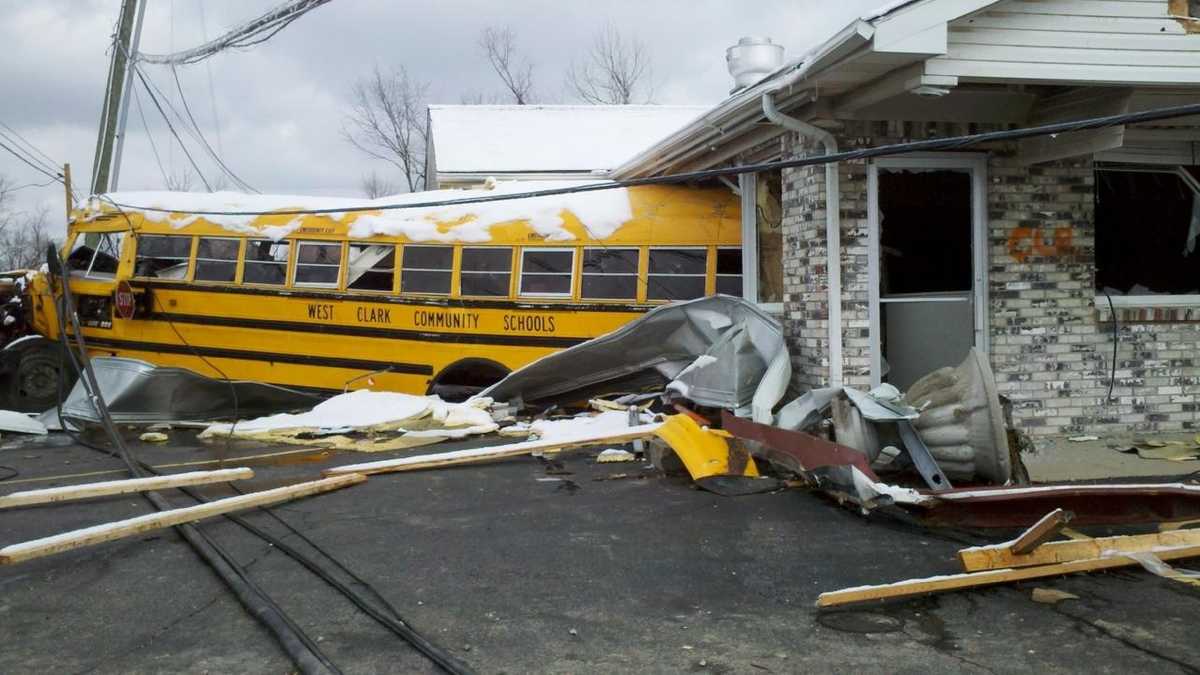 Images Tornado Recovery Efforts