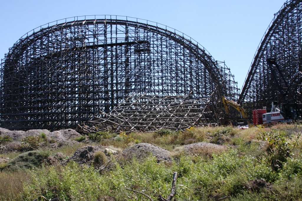 Kings Island begins dismantling Son of Beast coaster