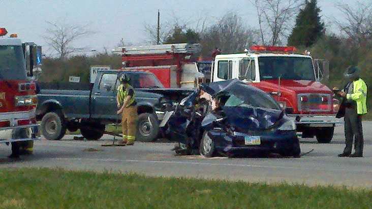 2 hurt in two-vehicle crash on Ohio 32