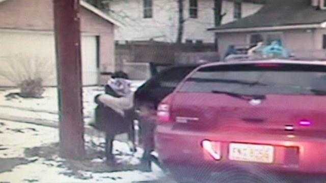 Man fled from officer, left kids behind after chase