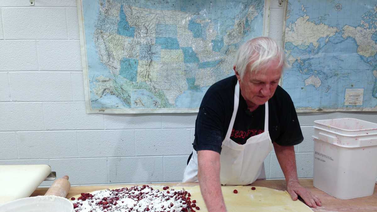 SLIDESHOW Batesville bakery makes Cherry Thingalings