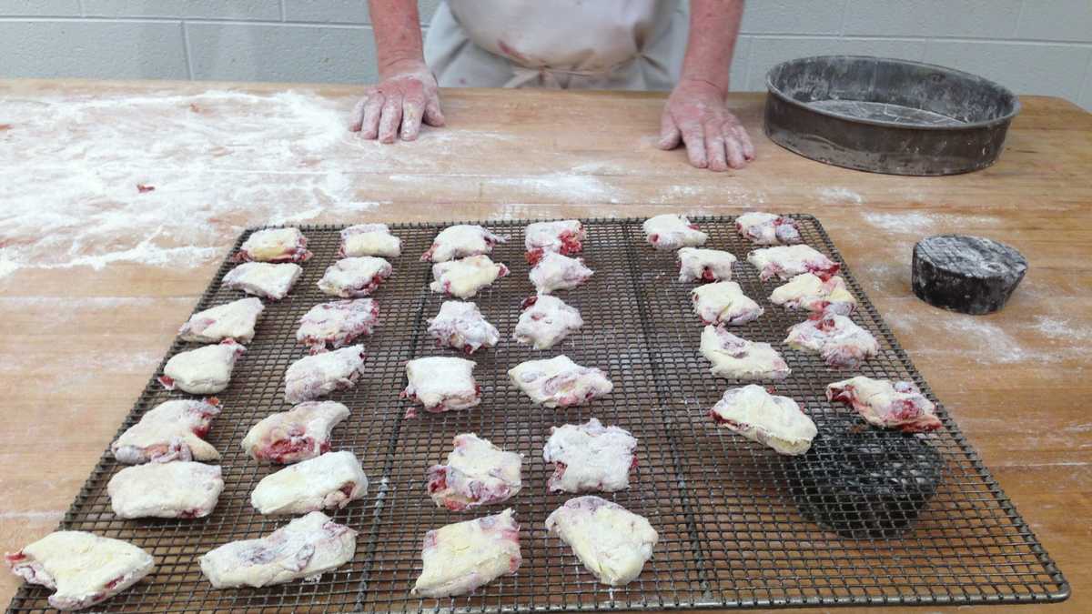 SLIDESHOW Batesville bakery makes Cherry Thingalings