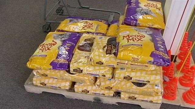 Supplies Dwindling At City S Pet Food Pantry