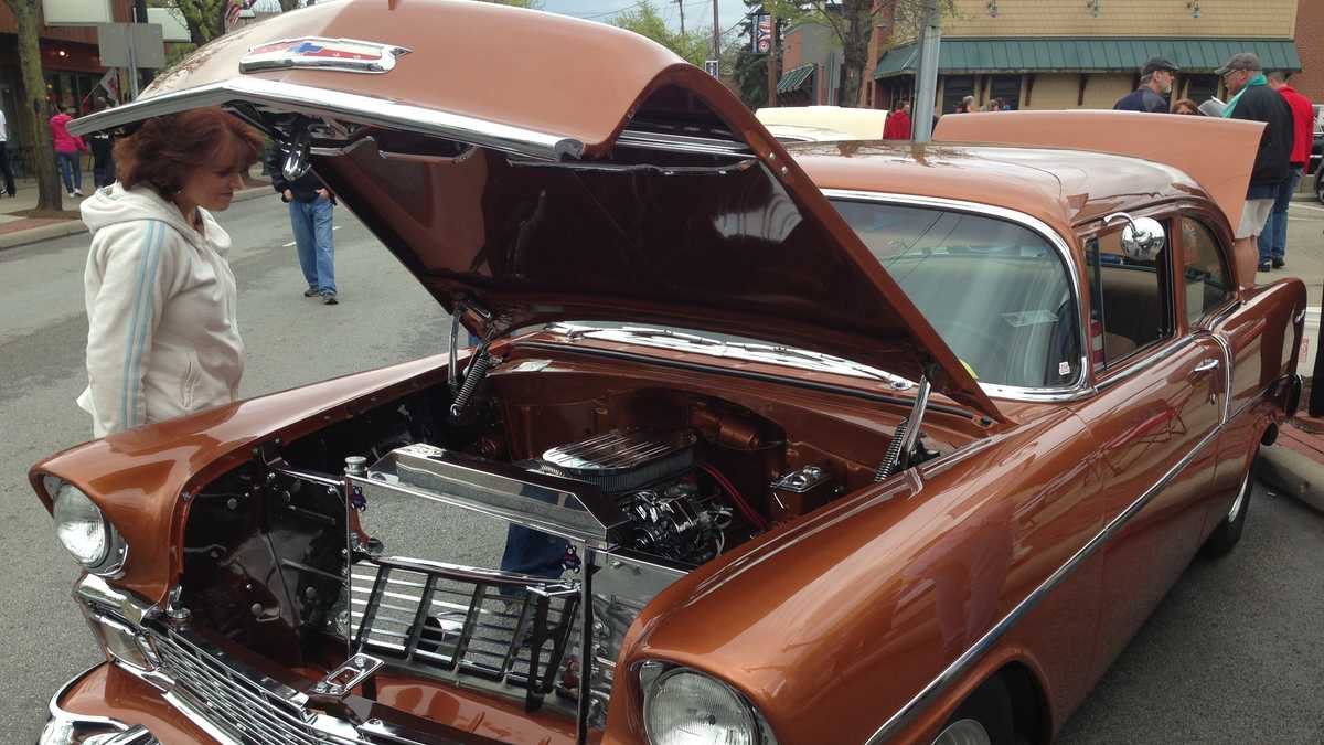 Slideshow Sharonville Classic Car Show