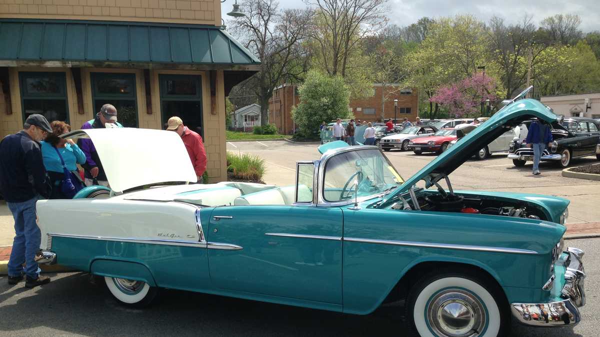Slideshow Sharonville Classic Car Show