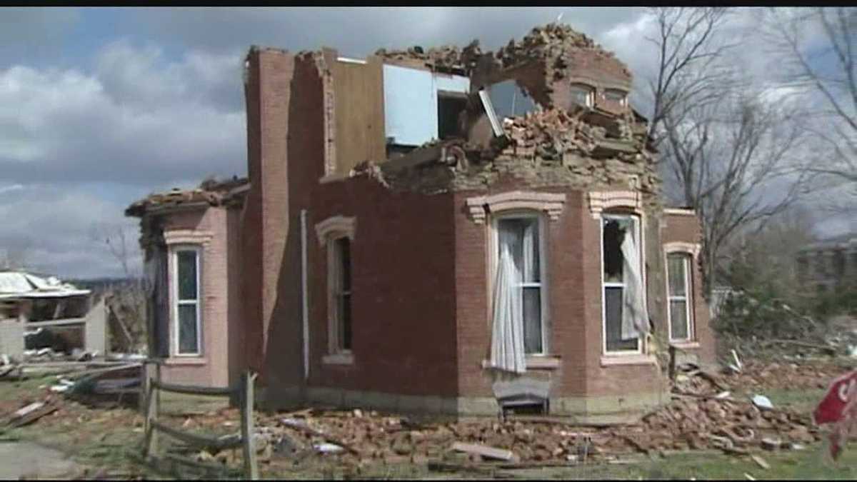 Moscow tornado first responders recall rescue efforts, pray for Okla.