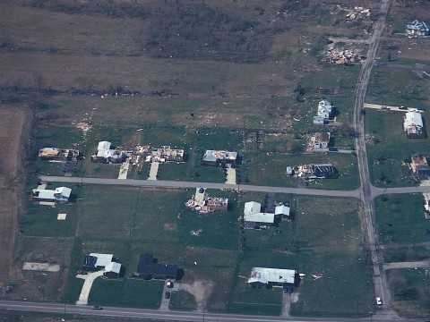 Xenia tornado damage (40).jpg