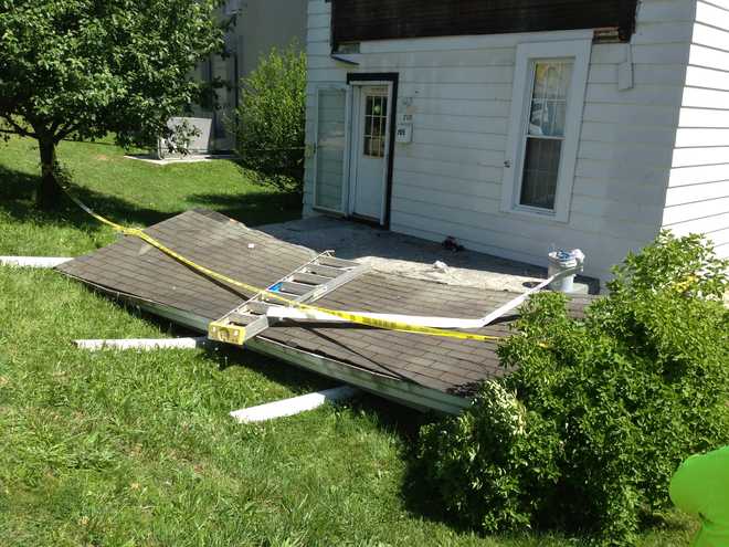 3 injured in Harrison roof collapse