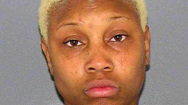 Mom accused of leaving kids in car while she worked