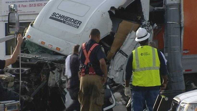 Semi hits pole and home, knocks out power