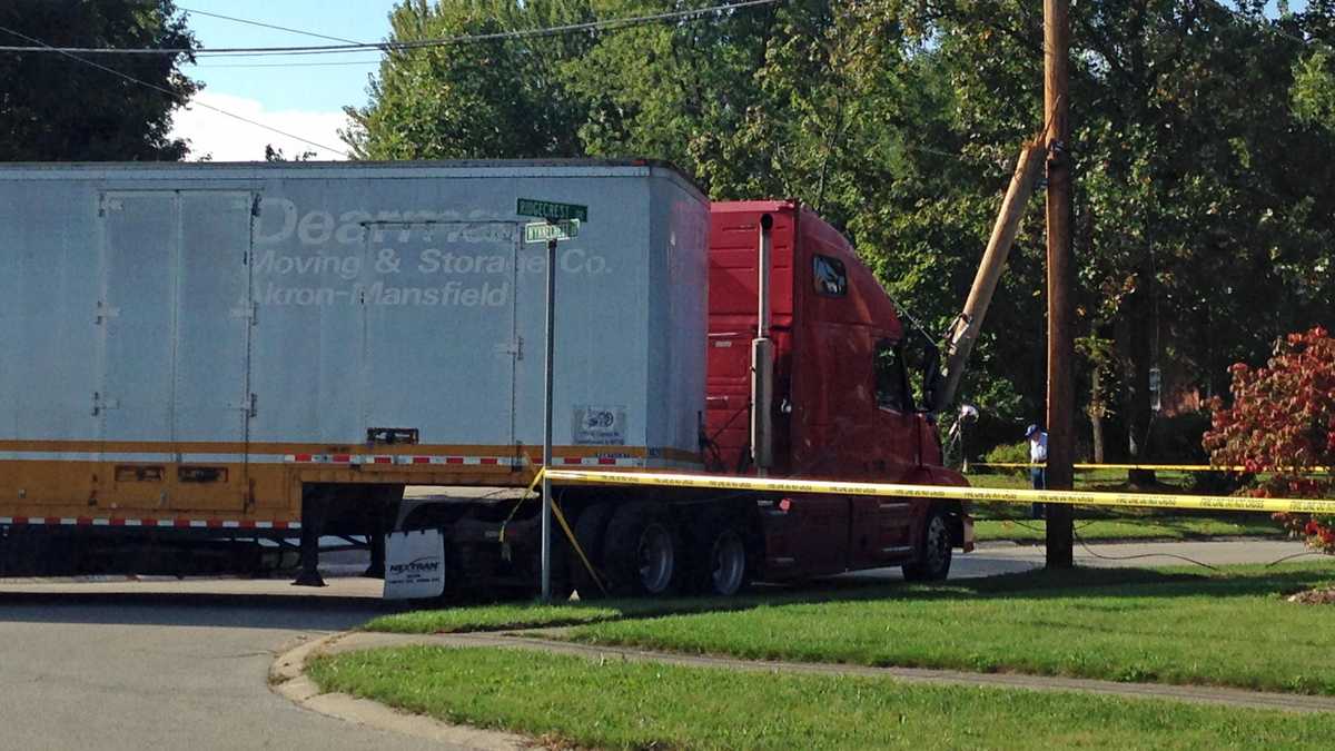 Truck hits pole, knocks out power to hundreds