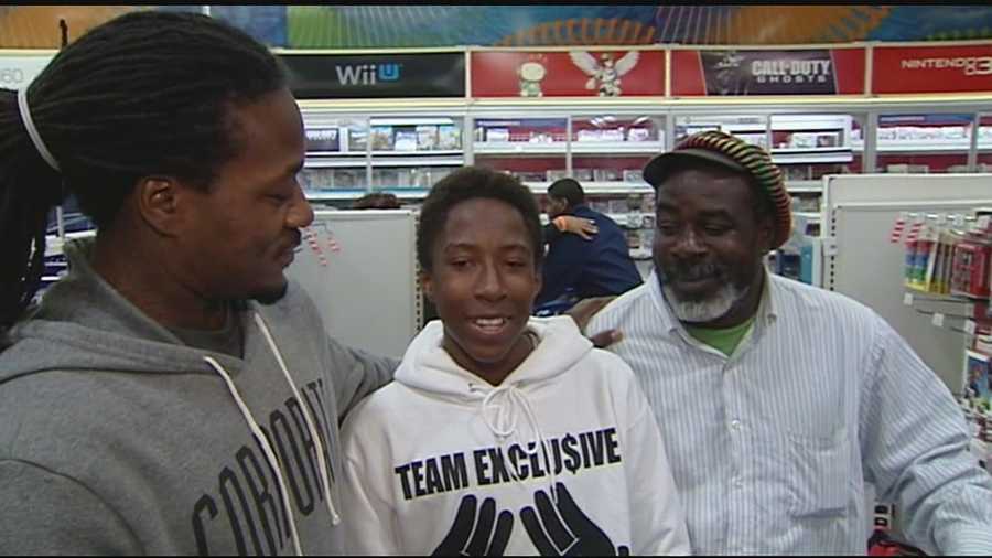 Cincinnati Bengals players take kids on shopping spree