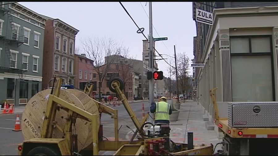 Cincinnati City Council has voted 5-4 to pause the streetcar project.