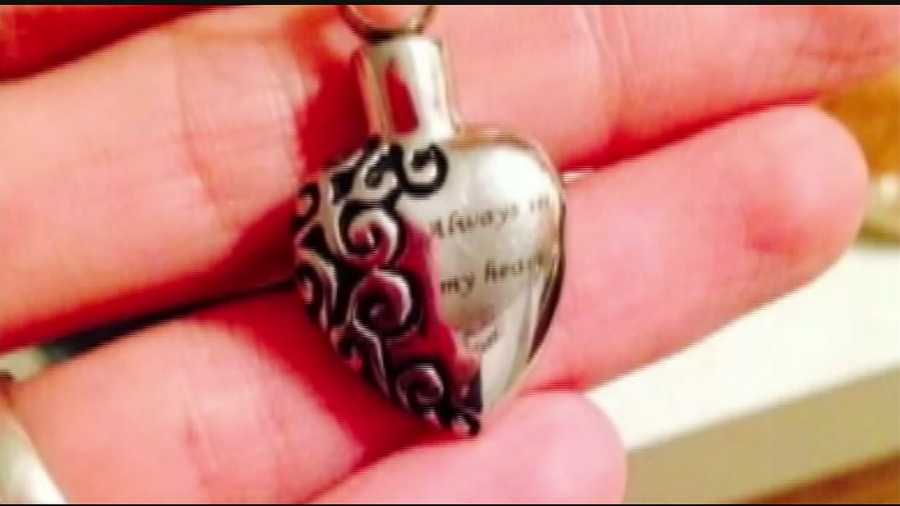 A mother is asking for help finding a heart pendant containing her daughter's ashes. Jeni Taggart had it made after her daughter was stillborn last March.