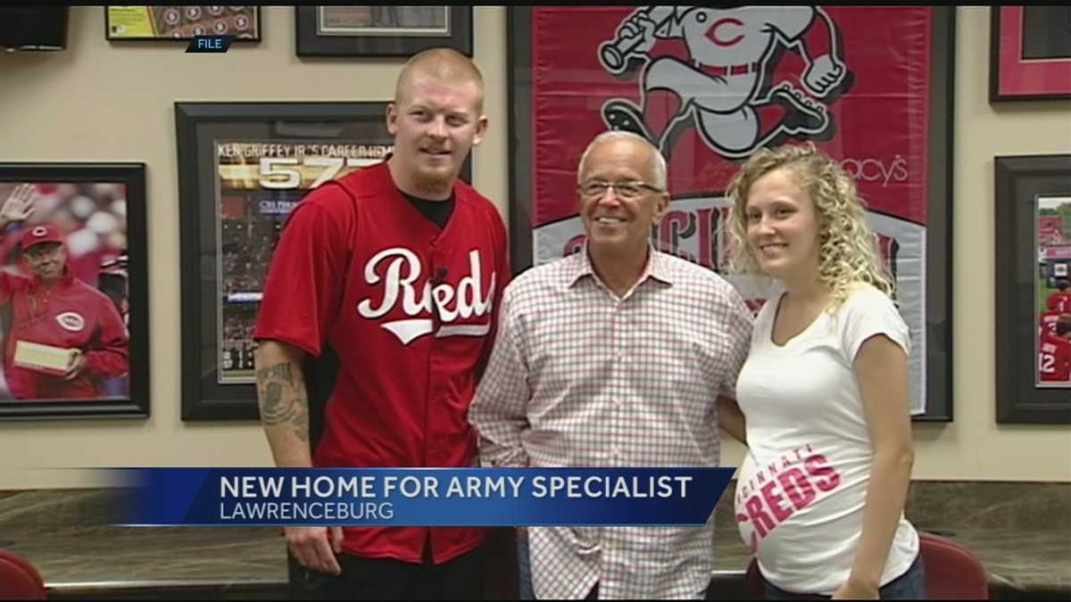 Wounded war veteran receives keys to new home in Lawrenceburg