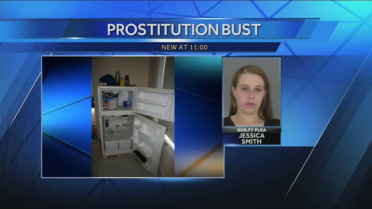 Mom accused of prostitution in front of child enters guilty plea