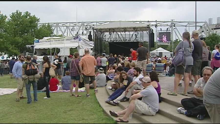 Thousands of country music fans packed Yeatman's Cove for the final day of the Buckle Up Music Festival.