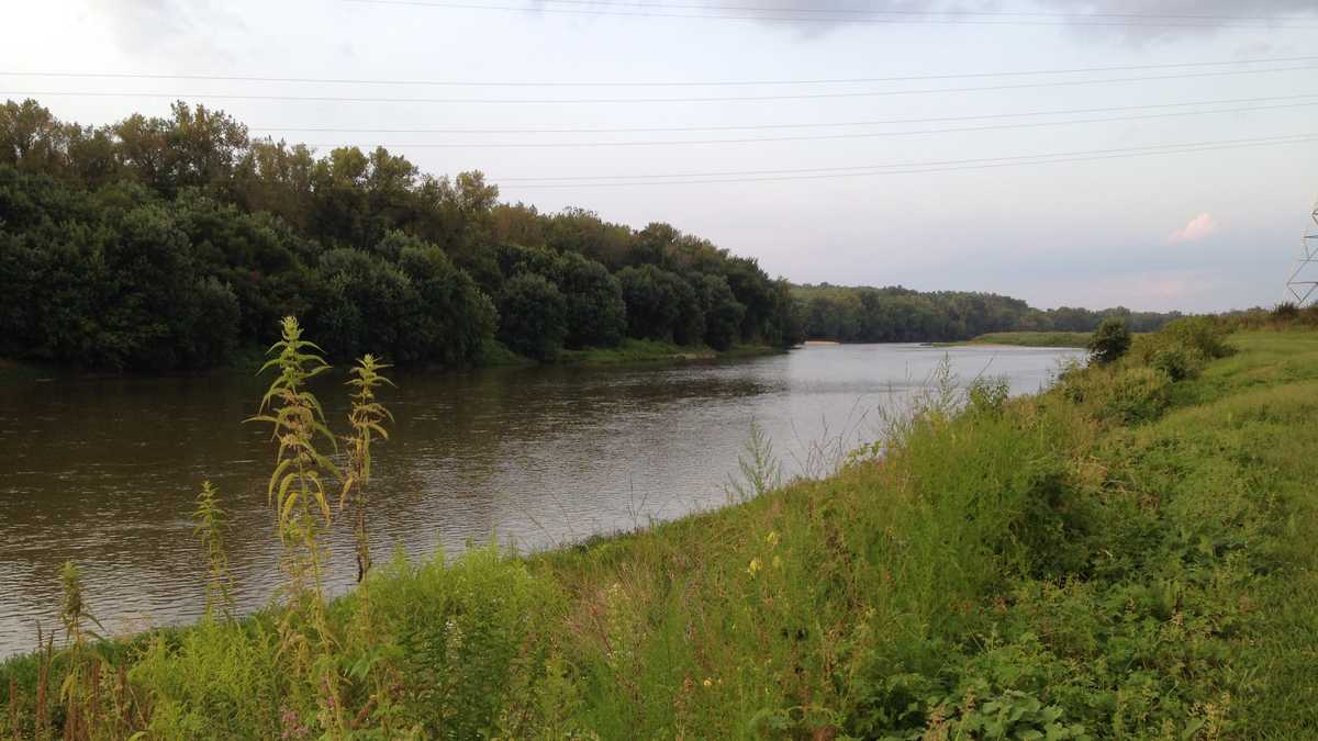 Photos: Crews search for teen missing in Great Miami River
