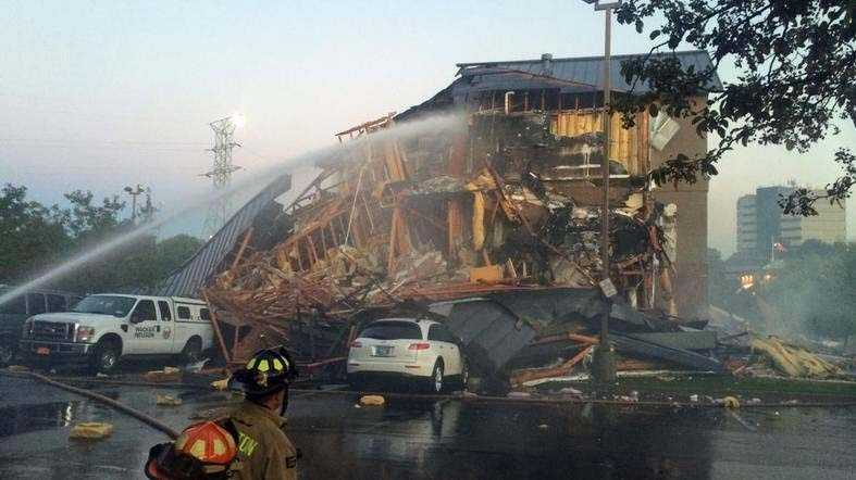 Gas explosion causes partial collapse of Lexington hotel