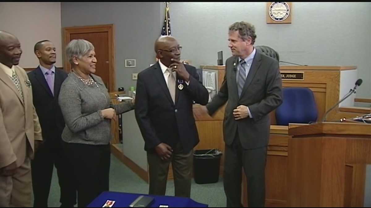 Vietnam vet receives honors 44 years after war