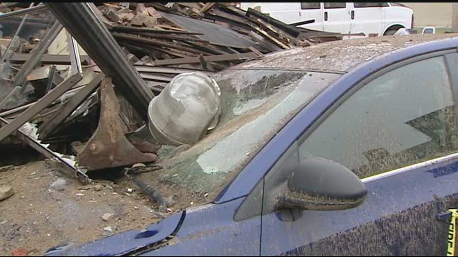 As a building downtown collapsed Saturday night one man had a scary experience as he saw it fall. Matt Zeis was parked in his car when the walls of the building on West Court Street began to fall.