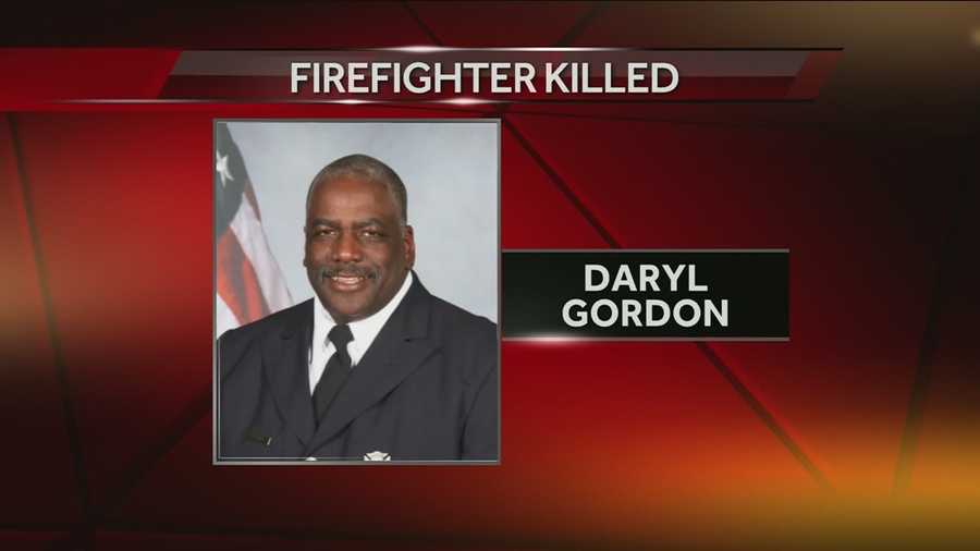 State and local authorities in Ohio are investigating the cause of a blaze that led to the death of veteran Cincinnati firefighter Daryl Gordon