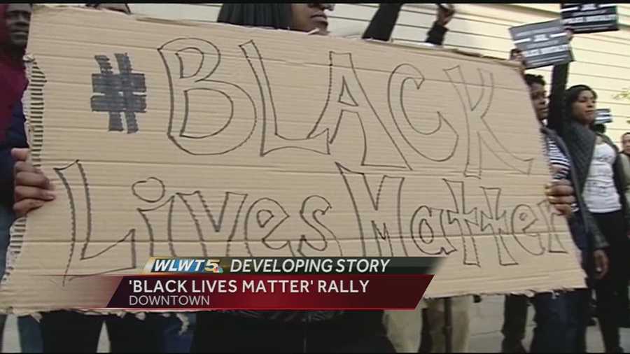 A few hundred were there as the group began marching to Cincinnati District 1 Police Headquarters.