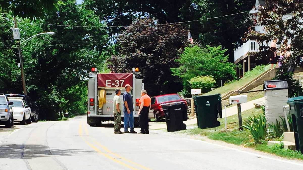 Police ID man killed when car fell on him in Riverside