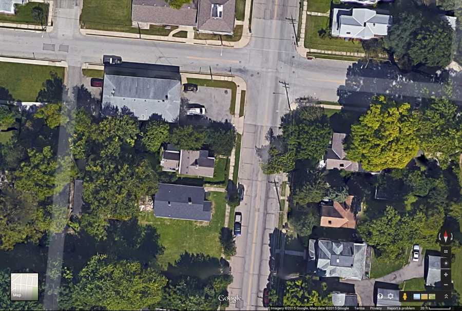 kim timeline 1.jpg Friday, June 19, 2015, 9 a.m.: A man calls 911 twice to report another man with a gun in his waistband at the corner of Roe Street and Whetsel Avenue in Madisonville.