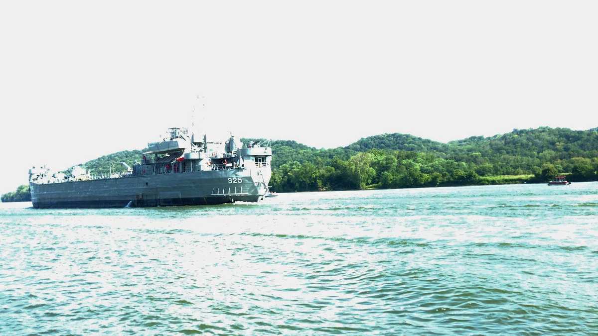 Images Navy ship cruises up Ohio River