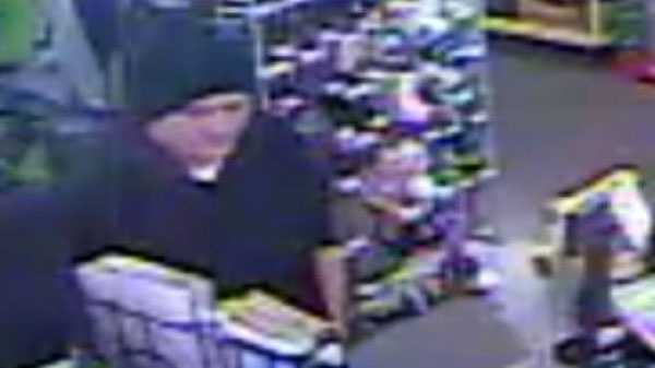 Police looking for suspect in Florence store robbery
