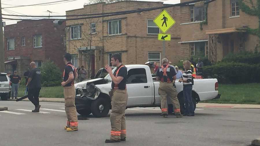 PHOTOS 4 cars crash in Westwood