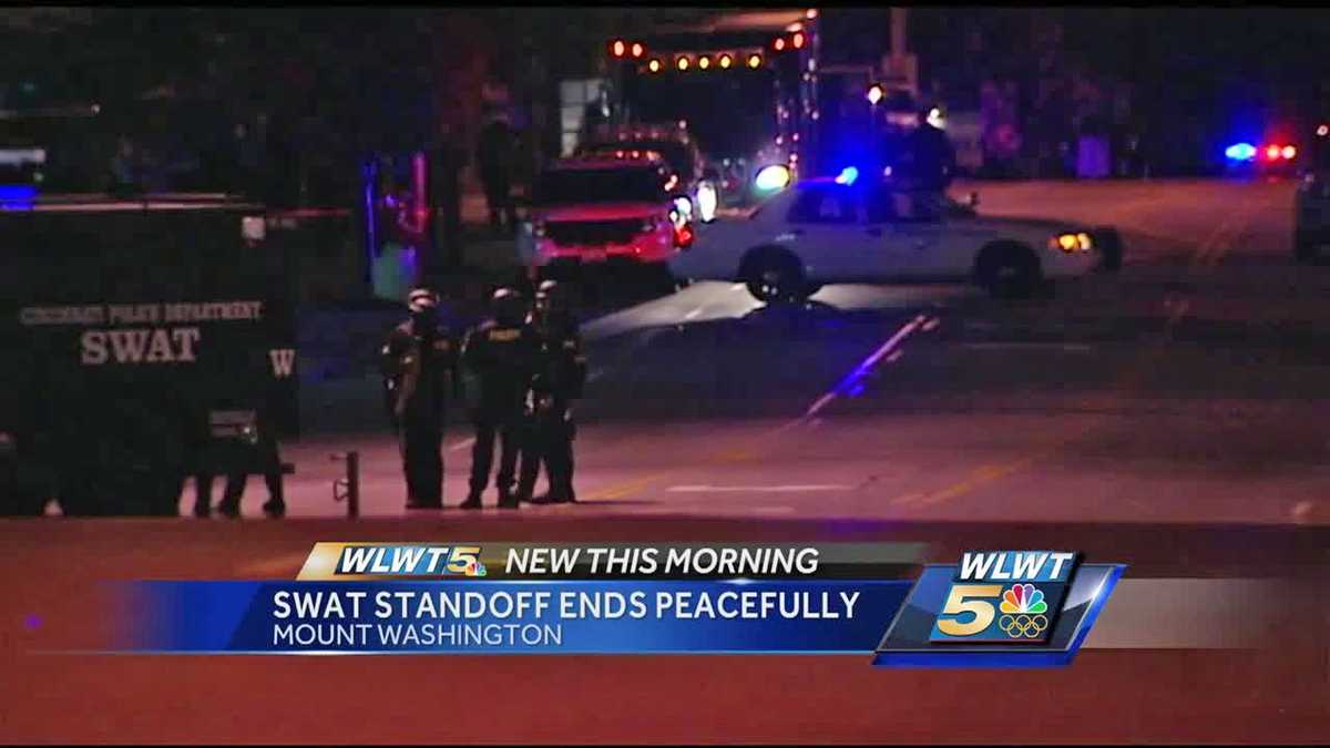 Man surrenders after police standoff in Mt. Washington
