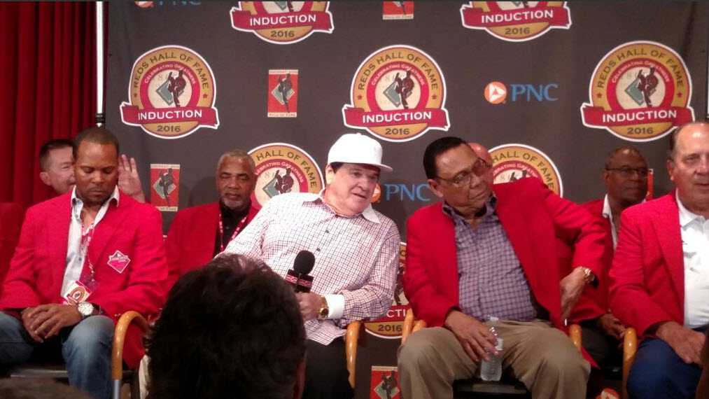 Pete Rose inducted into the Reds Hall of Fame