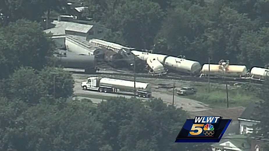 Images Train derails in Falmouth, Kentucky